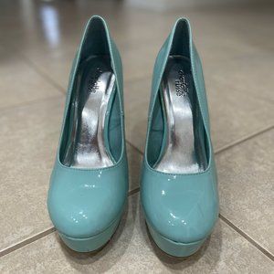Women's Size 8 Mint Heels